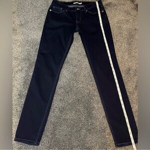 Signature by Levi Strauss Women's Navy Skinny Jeans B-45